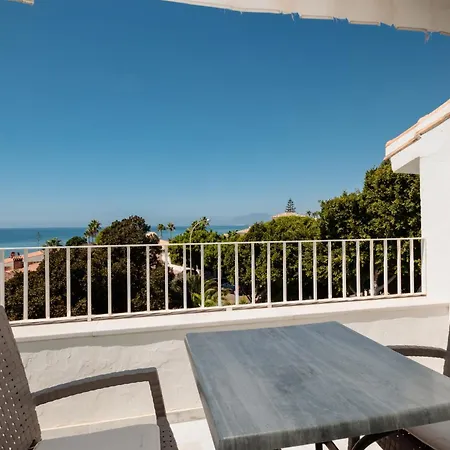 Marbella, Costabella - Beachfront With Heated Pool Hébergement de vacances *