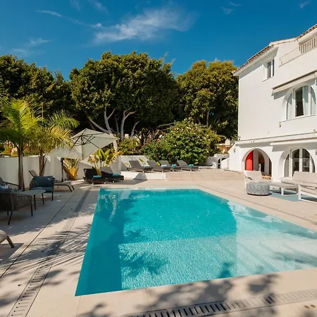 Marbella, Costabella - Beachfront With Heated Pool Hébergement de vacances Marbellac