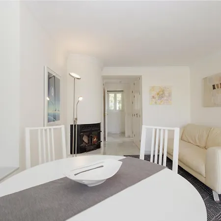 Hébergement de vacances Marbella, Costabella - Beachfront With Heated Pool *