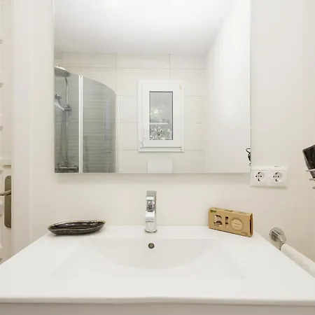 Marbella, Costabella - Beachfront With Heated Pool Hébergement de vacances