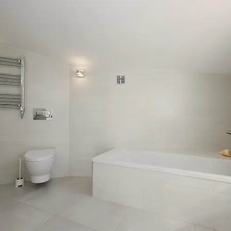 Marbella, Costabella - Beachfront With Heated Pool Hébergement de vacances Marbellac