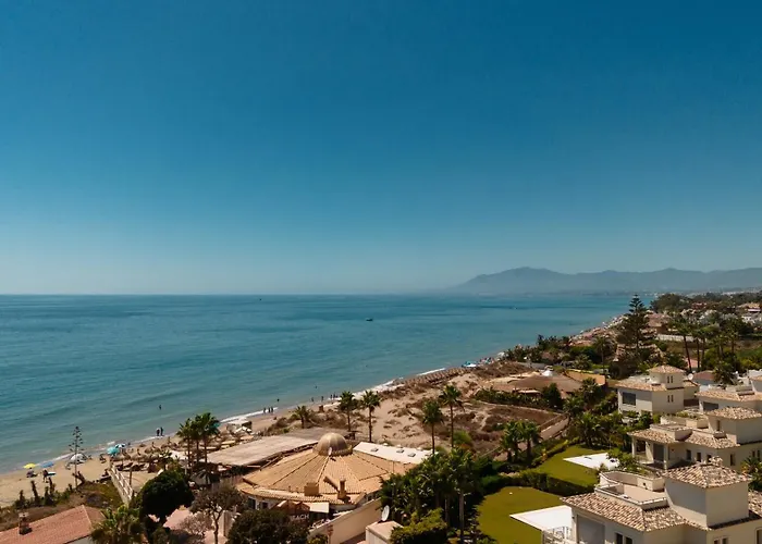 Hébergement de vacances Marbella, Costabella - Beachfront With Heated Pool