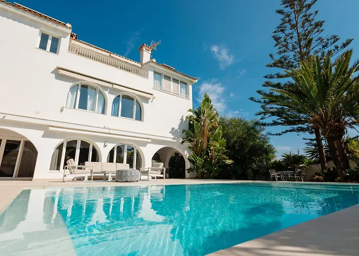 Marbella, Costabella - Beachfront With Heated Pool Marbellac