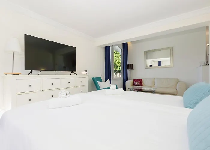 Marbella, Costabella - Beachfront With Heated Pool Marbellac