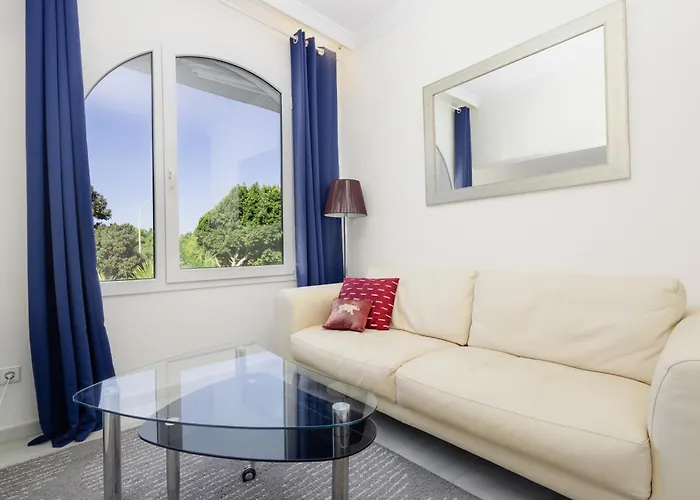Marbella, Costabella - Beachfront With Heated Pool Hébergement de vacances *