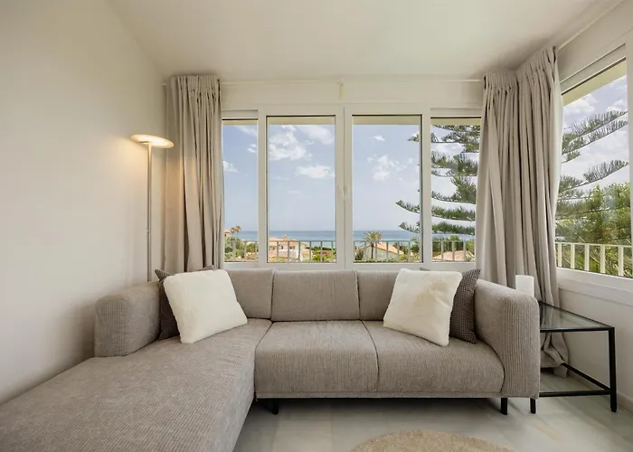Marbella, Costabella - Beachfront With Heated Pool Hébergement de vacances
