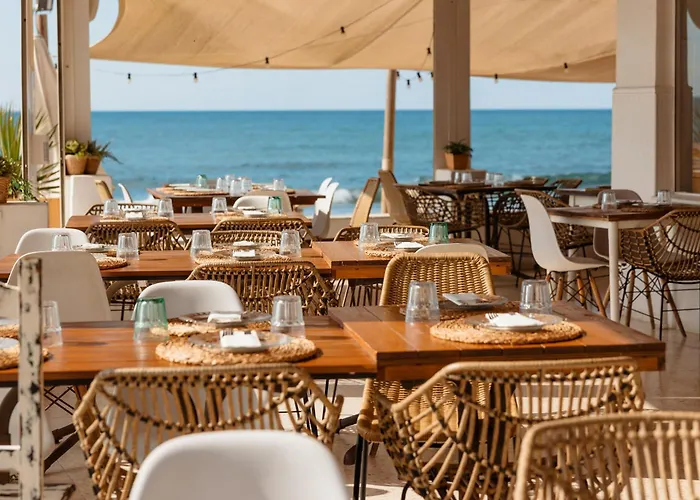Hébergement de vacances Marbella, Costabella - Beachfront With Heated Pool