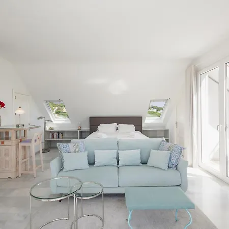 6 Bedroom Villa, With Heated Pool And Sea Views, Next To The Of Costabella Марбелья