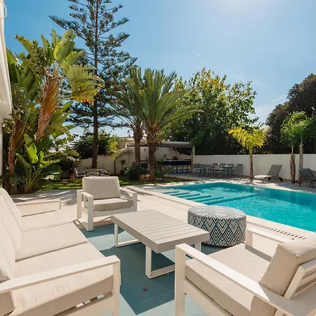 Marbella, Costabella - Beachfront With Heated Pool *