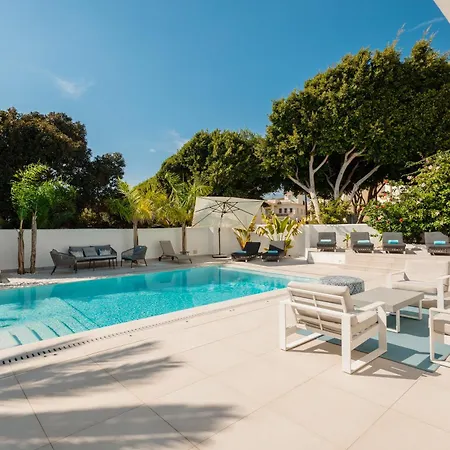 6 Bedroom Villa, With Heated Pool And Sea Views, Next To The Of Costabella Марбелья