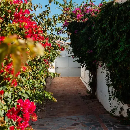 6 Bedroom Villa, With Heated Pool And Sea Views, Next To The Of Costabella Будинок відпочинку