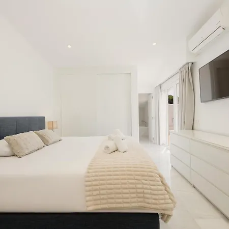 Marbella, Costabella - Beachfront With Heated Pool