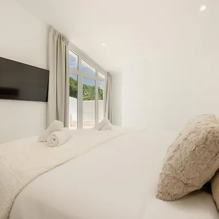 Marbella, Costabella - Beachfront With Heated Pool *