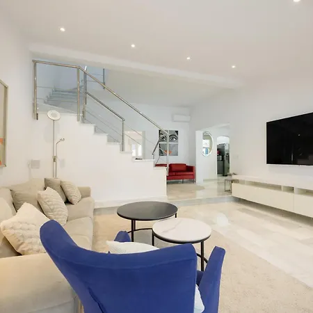 Feriehus Marbella, Costabella - Beachfront With Heated Pool *