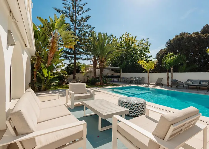 Marbella, Costabella - Beachfront With Heated Pool *