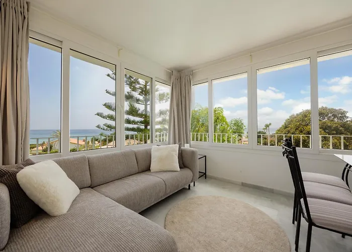Marbella, Costabella - Beachfront With Heated Pool Dom wakacyjny *