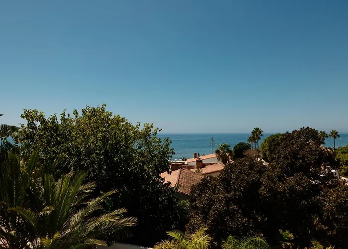 Marbella, Costabella - Beachfront With Heated Pool *