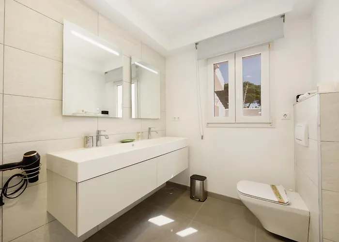 Dom wakacyjny Marbella, Costabella - Beachfront With Heated Pool