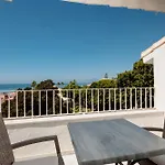 Marbella, Costabella - Beachfront With Heated Pool Будинок відпочинку *