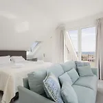 Будинок відпочинку Marbella, Costabella - Beachfront With Heated Pool Марбелья