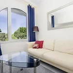 Marbella, Costabella - Beachfront With Heated Pool Будинок відпочинку *