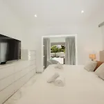 Будинок відпочинку Marbella, Costabella - Beachfront With Heated Pool Марбелья