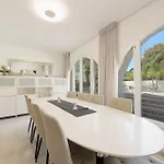 Marbella, Costabella - Beachfront With Heated Pool Марбелья