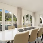 Marbella, Costabella - Beachfront With Heated Pool Марбелья