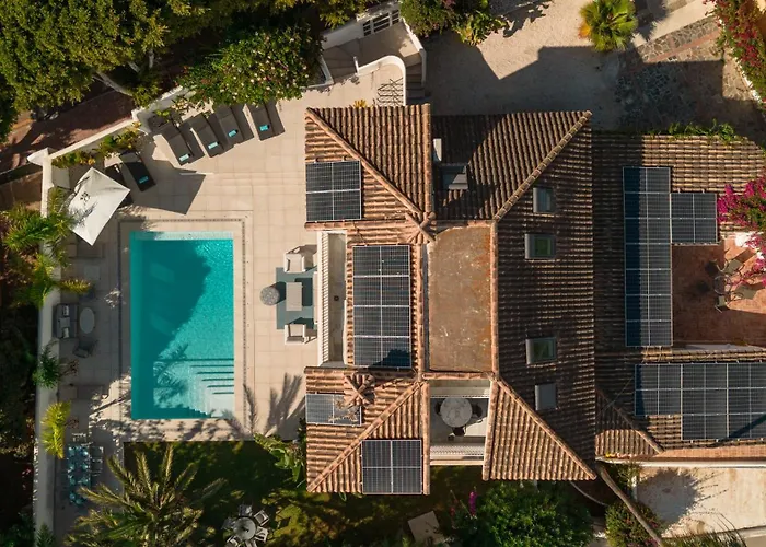 Marbella, Costabella - Beachfront With Heated Pool *