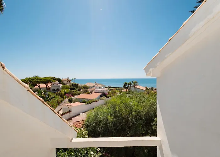 Marbella, Costabella - Beachfront With Heated Pool Будинок відпочинку Марбелья