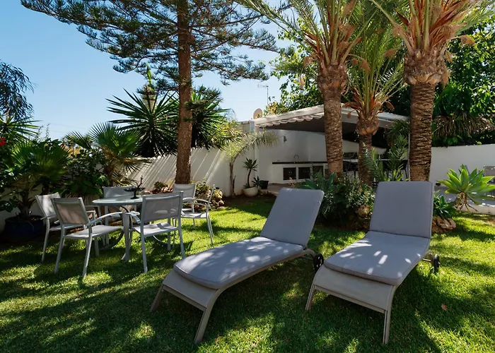 Marbella, Costabella - Beachfront With Heated Pool Марбелья