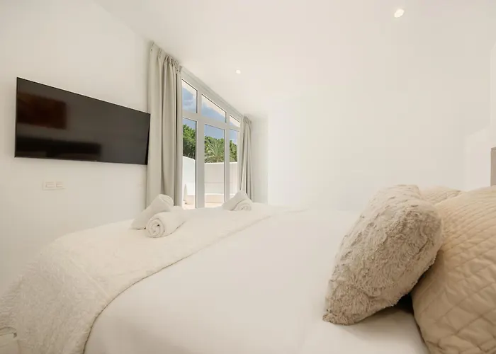 Marbella, Costabella - Beachfront With Heated Pool *