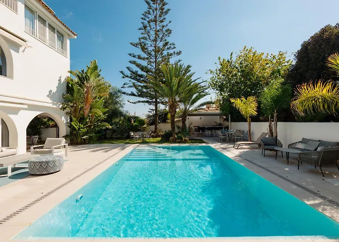 Marbella, Costabella - Beachfront With Heated Pool * Марбелья