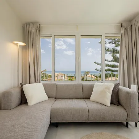 Marbella, Costabella - Beachfront With Heated Pool בית נופש