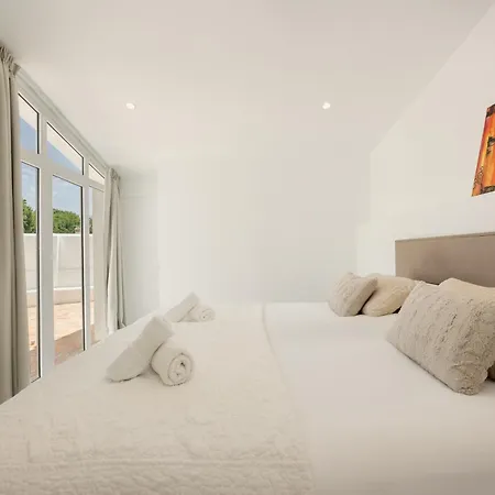 Marbella, Costabella - Beachfront With Heated Pool *